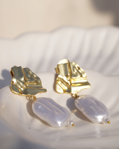 Gilded Pearl-Drop